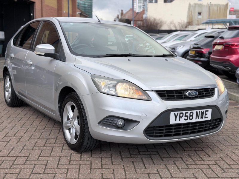 2009 2009 Ford Focus 1.8 Zetec 5dr 40 Video photo